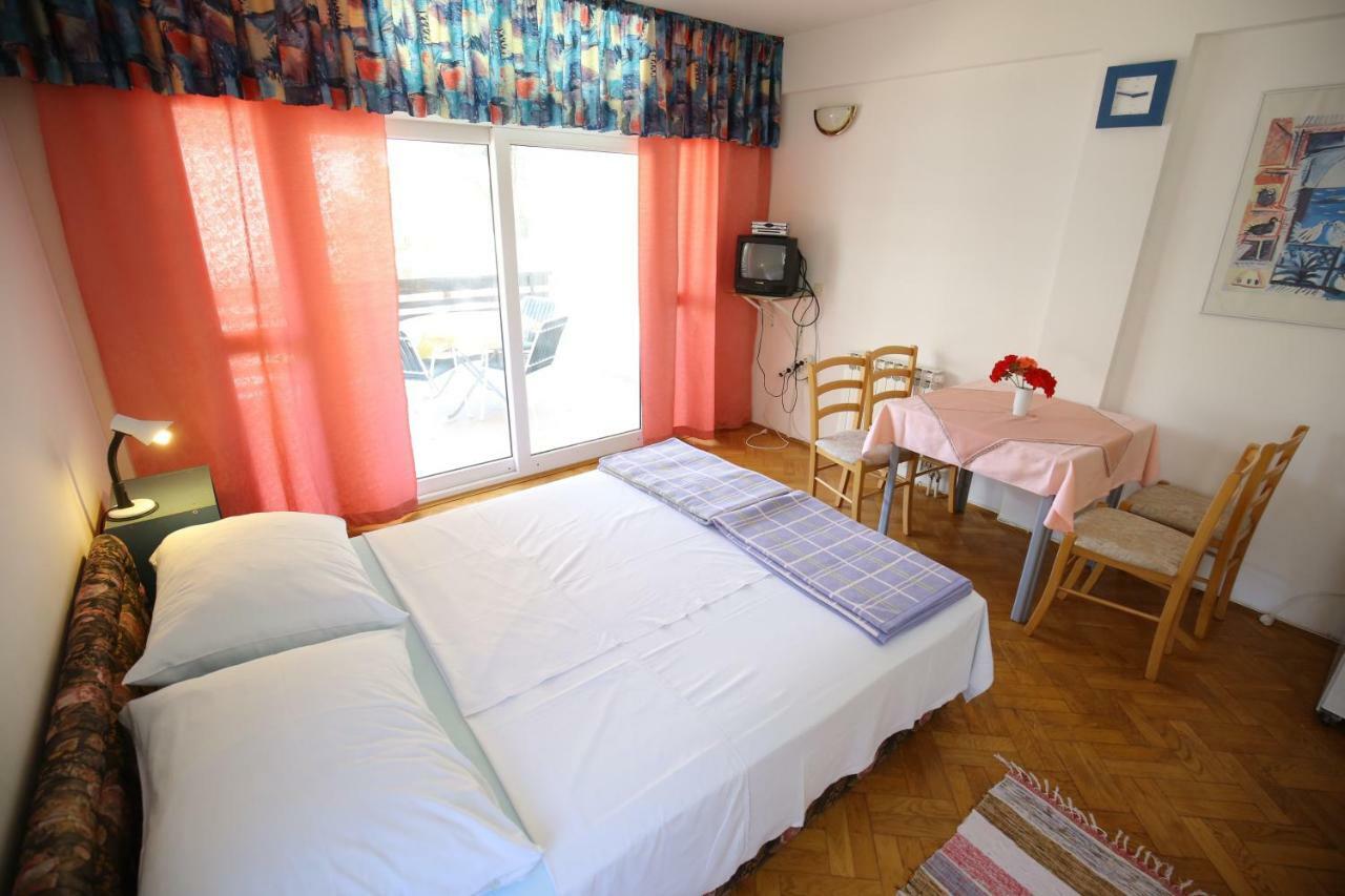 Apartment Paleka *