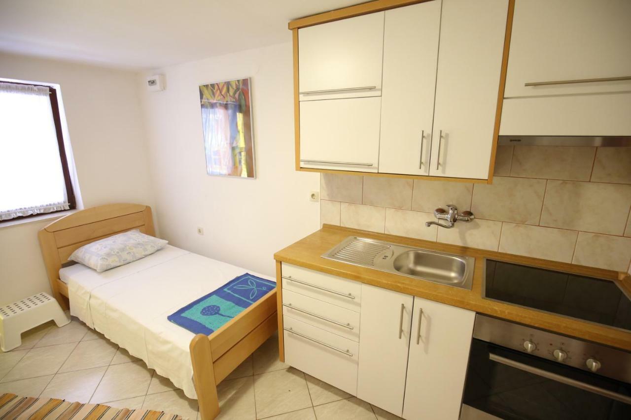 Apartment Paleka Petrcane