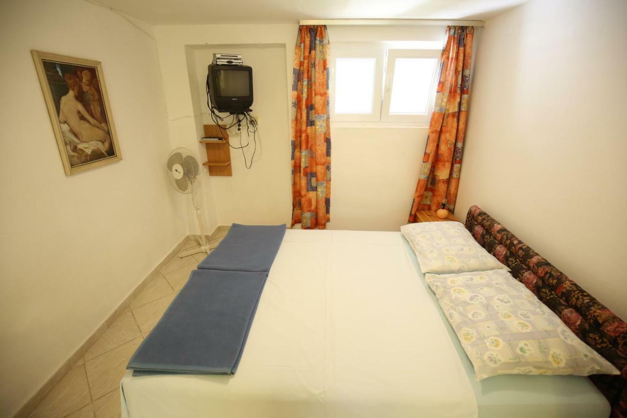 Apartment Paleka *
