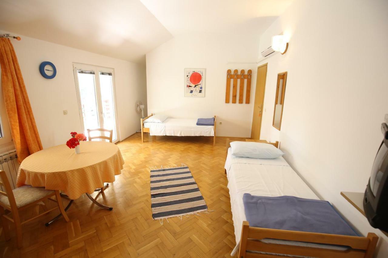 Apartment Paleka *