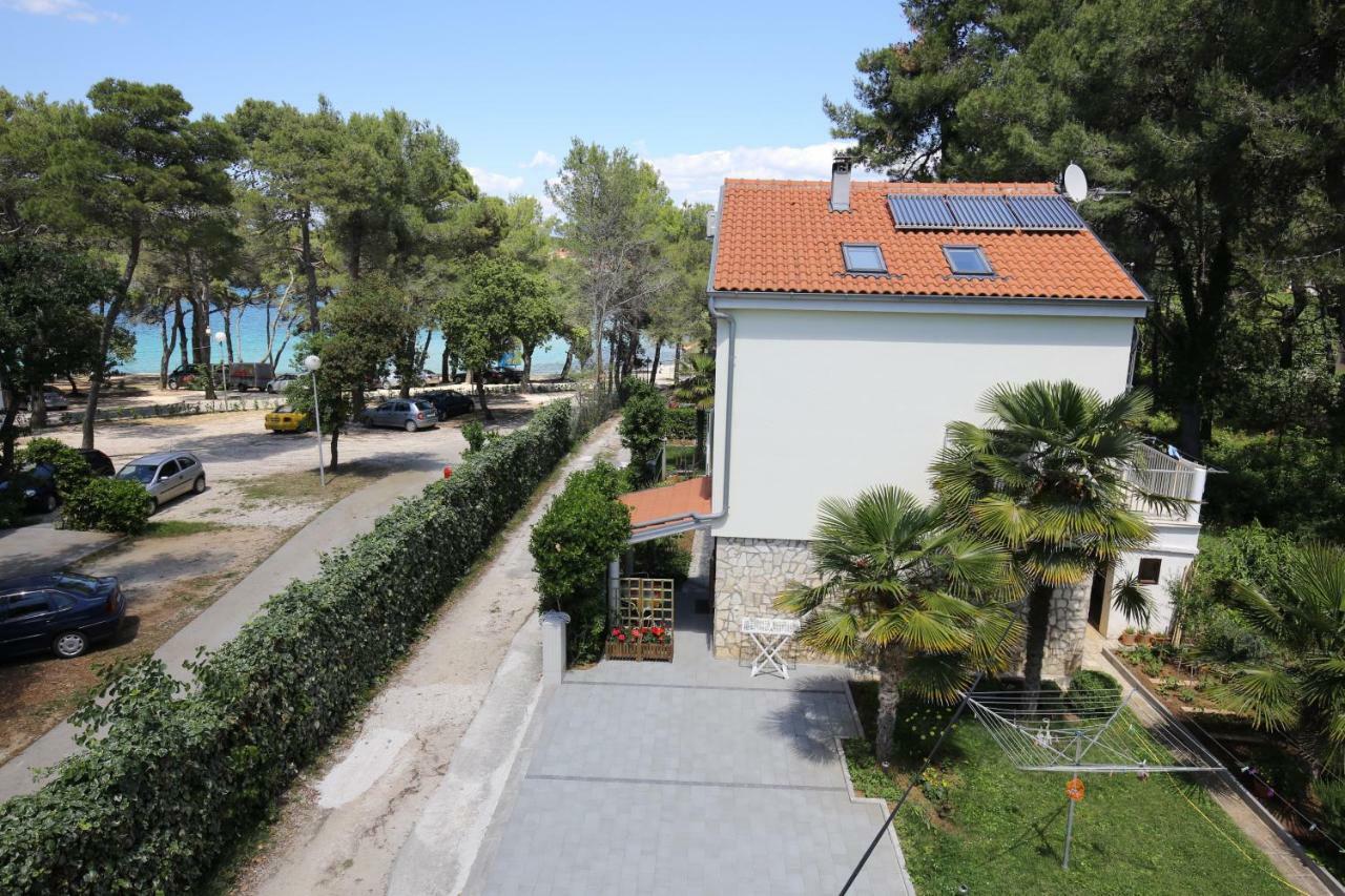Paleka Apartment