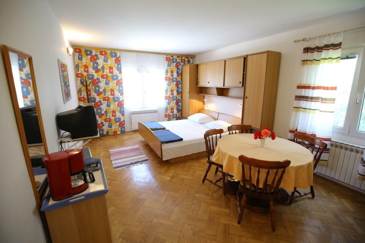 Apartment Paleka *
