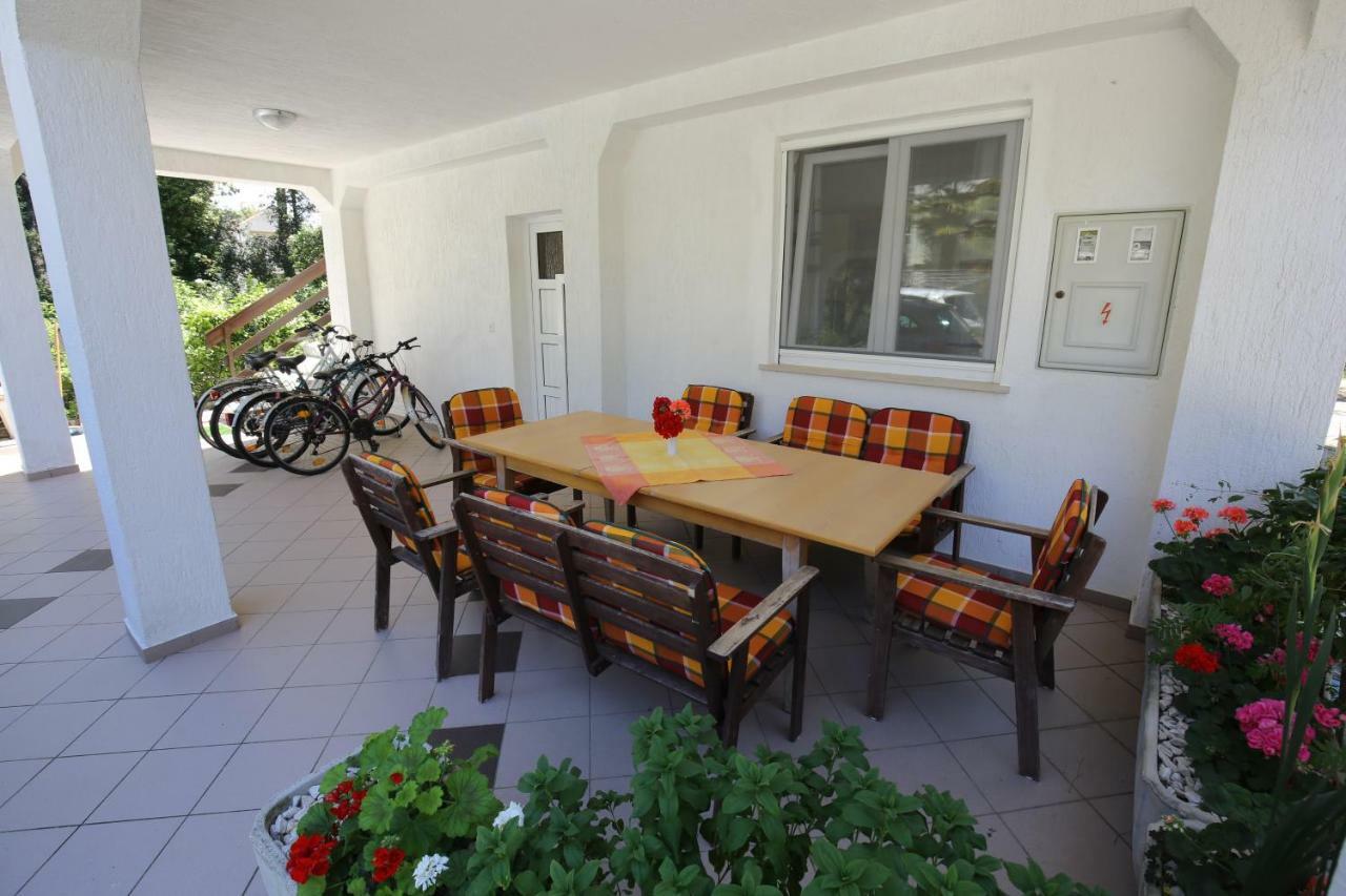 Paleka Apartment *