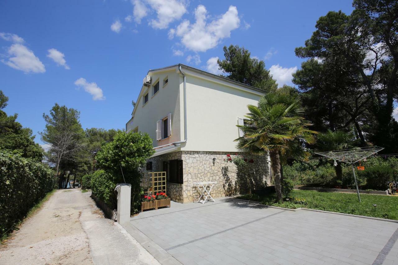 Paleka Apartment *