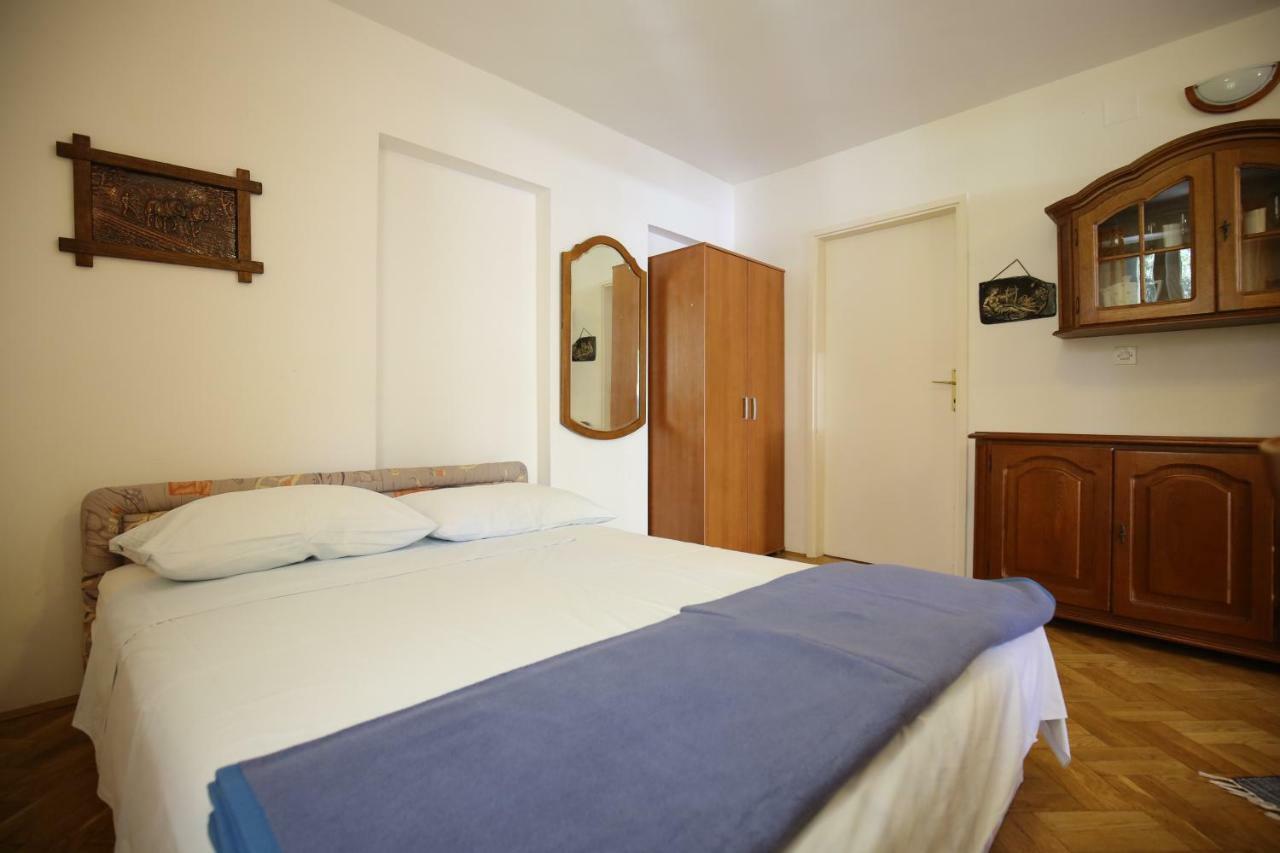 Paleka Apartment *